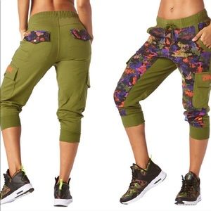 Zumba Camo Lounging Capri cargo pants Small.
